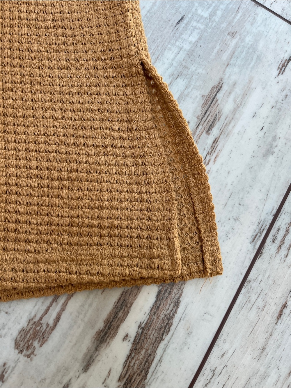 Dokotoo Waffle Knit Long Sleeve Shirt Womens Large NWT Brown Tan Side Slit Tee - Picture 9 of 10